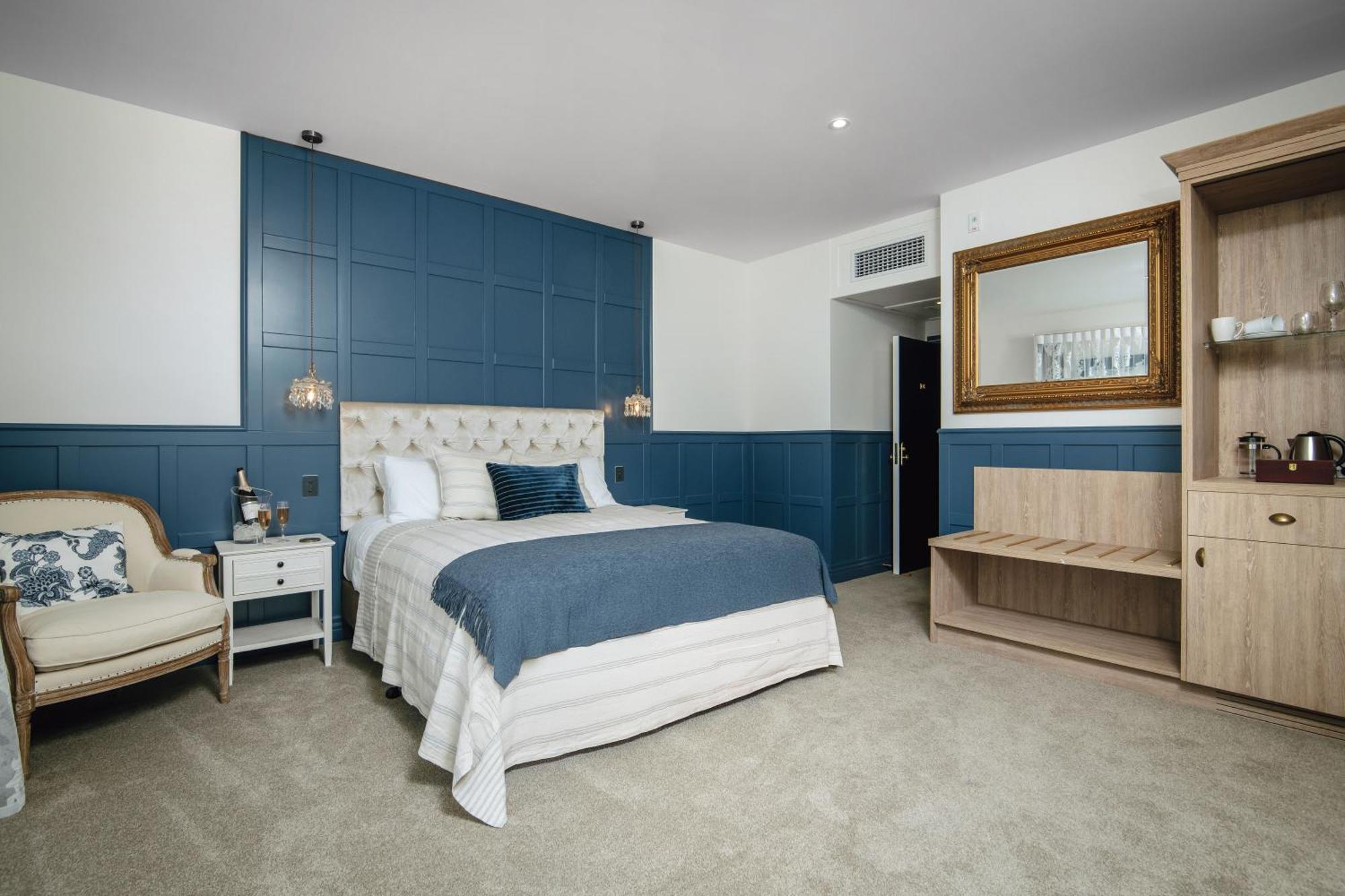 The Pier Hotel Kaikoura Exterior photo