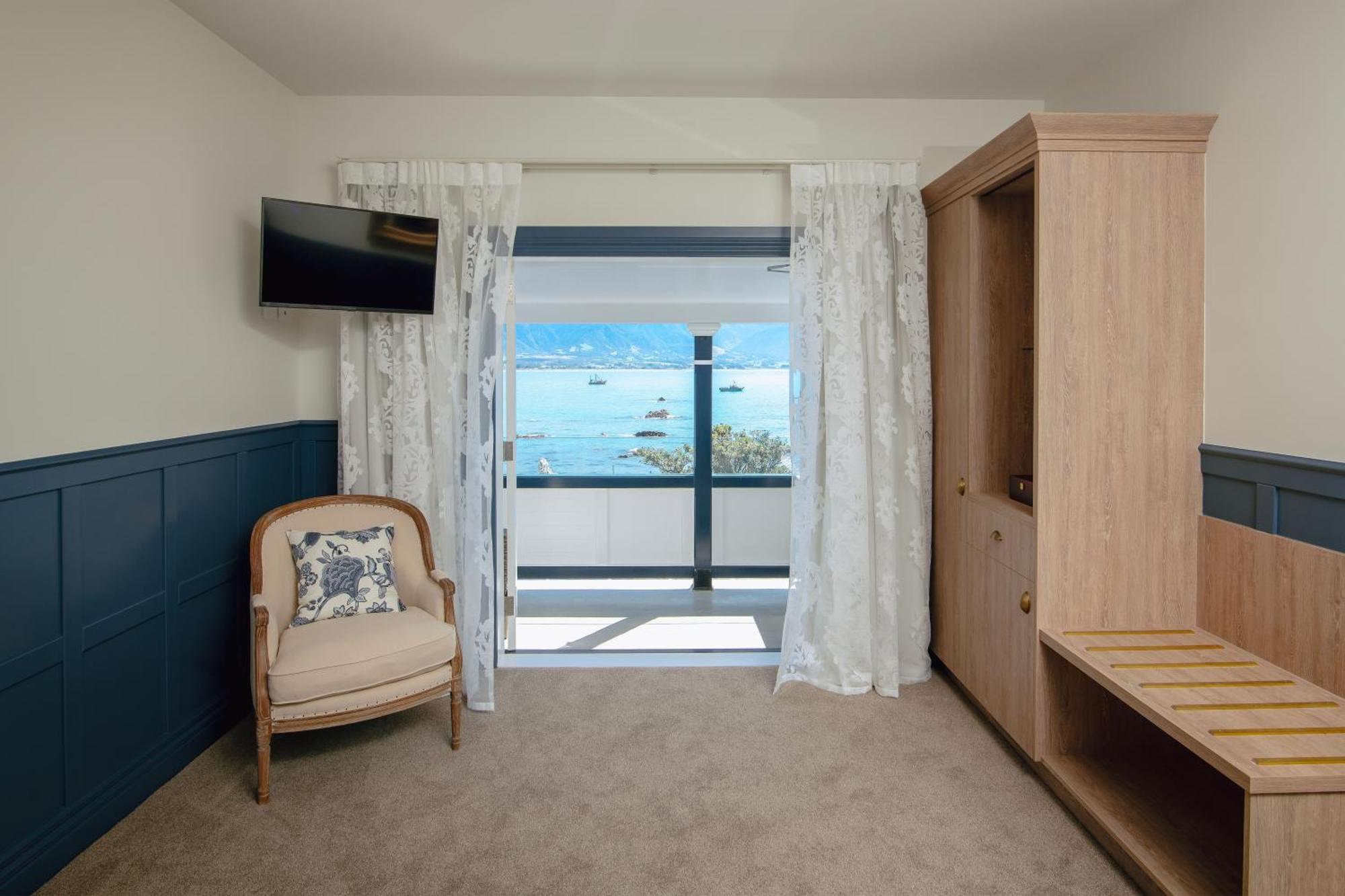 The Pier Hotel Kaikoura Exterior photo
