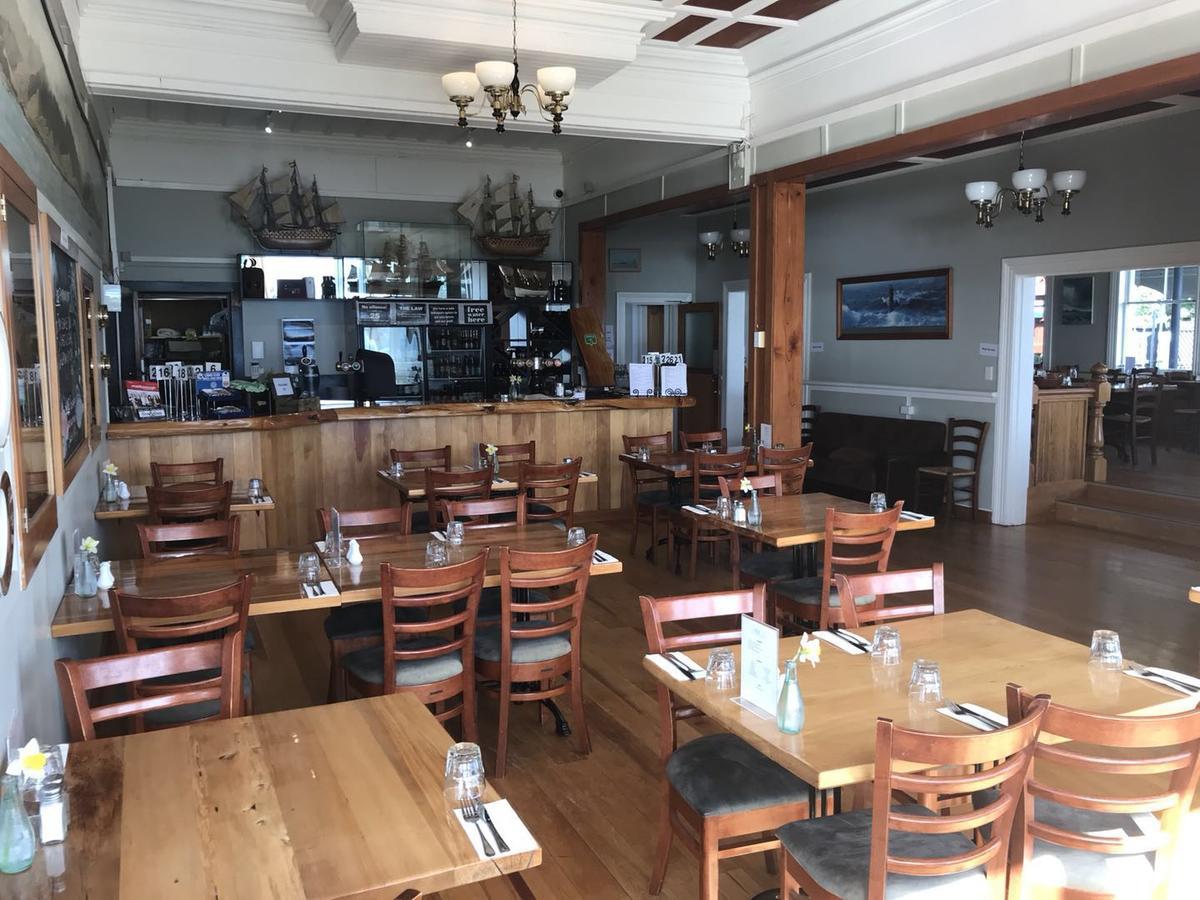 The Pier Hotel Kaikoura Exterior photo